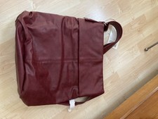 Zwei Handtasche edel und modern 