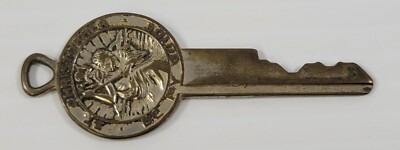 *B19) Vintage St Christopher Be my Guide Patron of Driving Automotive Cut Key