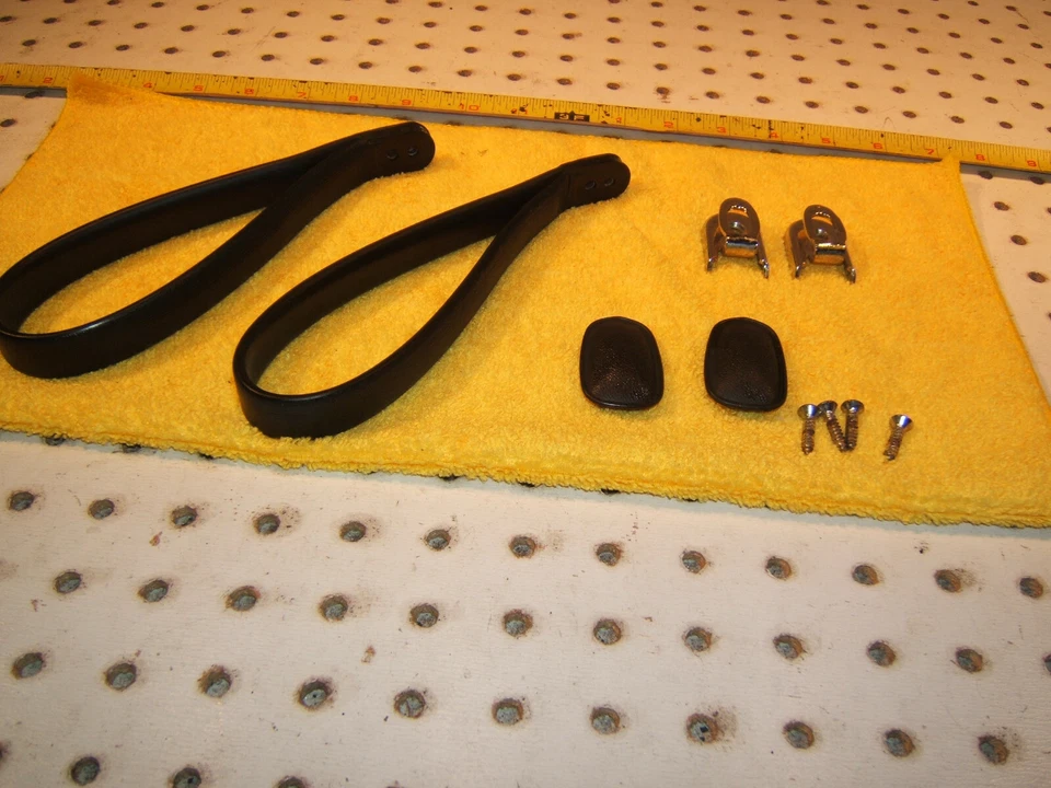 BMW E24 L 6 Series CSI B Pilar Negro Goma Original BMW 1 Juego de 2 Manijas,T1 Foto 2 de 4