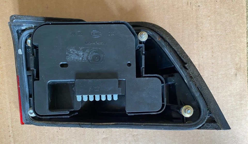 Conjunto de luz trasera. Izquierda.  Saab 9000CS. 1992-1998. con placa de circuito Foto 4 de 4