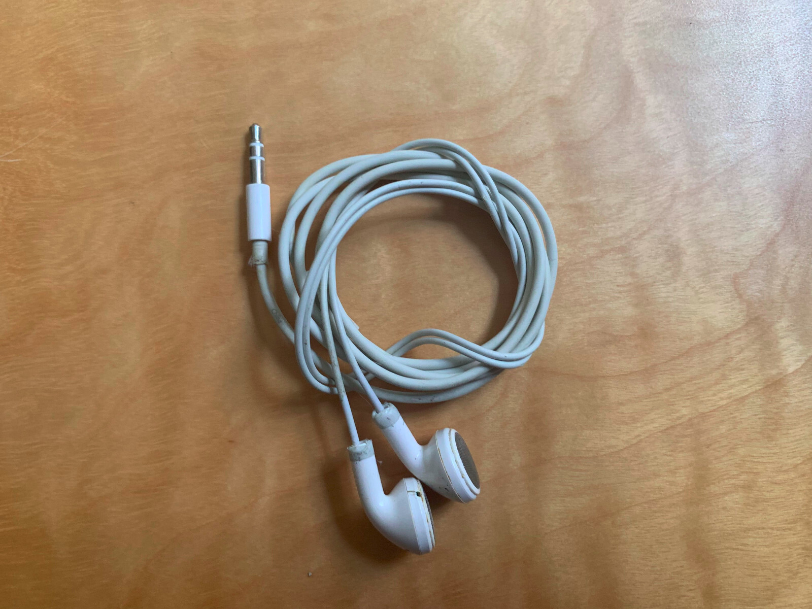 Headphones Wired 3.5mm White Earbuds (Used)