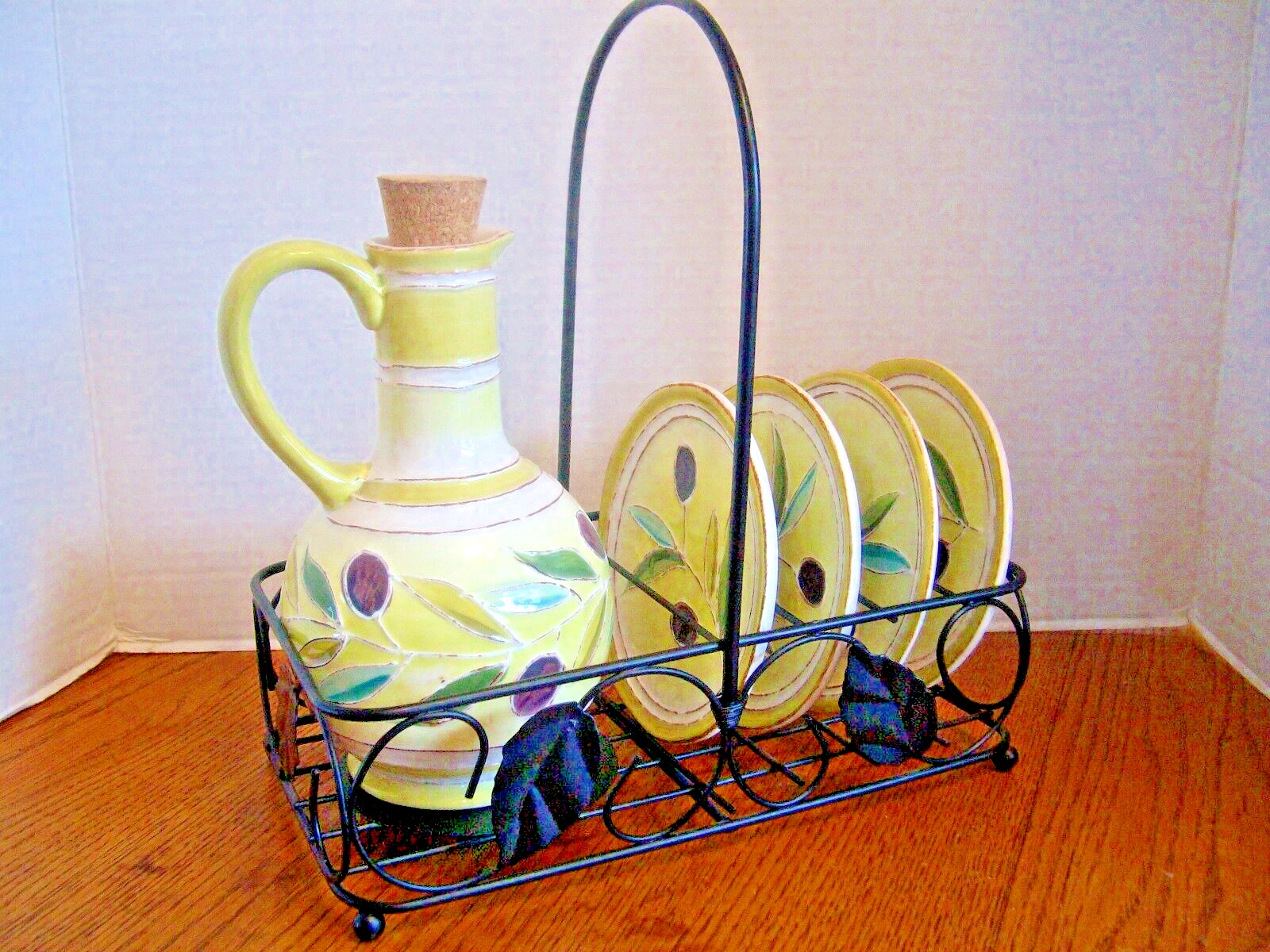 CERTIFIED INTERNATION OLIVE OIL CONTAINER & 4 DIPPING PLATES w/METAL HOLDER