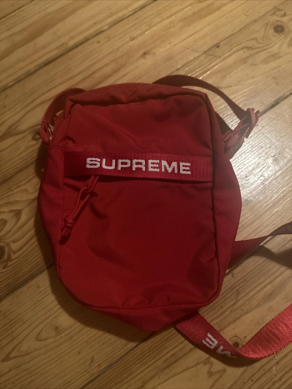 FW22 Supreme Shoulder Bag in Red rot