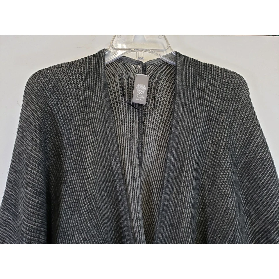 CHAL VINCE CAMATO NEGRO Y GRIS A RAYAS CORTINA ABIERTA FLECOS TALLA ÚNICA Foto 2 de 4