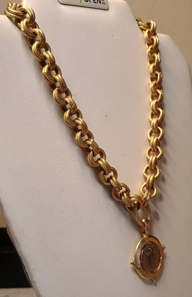 Collar Medallón Cruz Cadena Cuerda Placa Oro SS Firmado Susan Shaw Religioso JC Foto 3 de 4