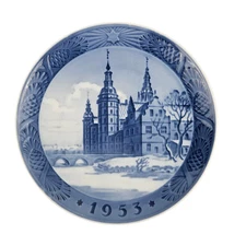 Royal Copenhagen 1953 Christmas Plate Frederiksborg Castle Hillerod