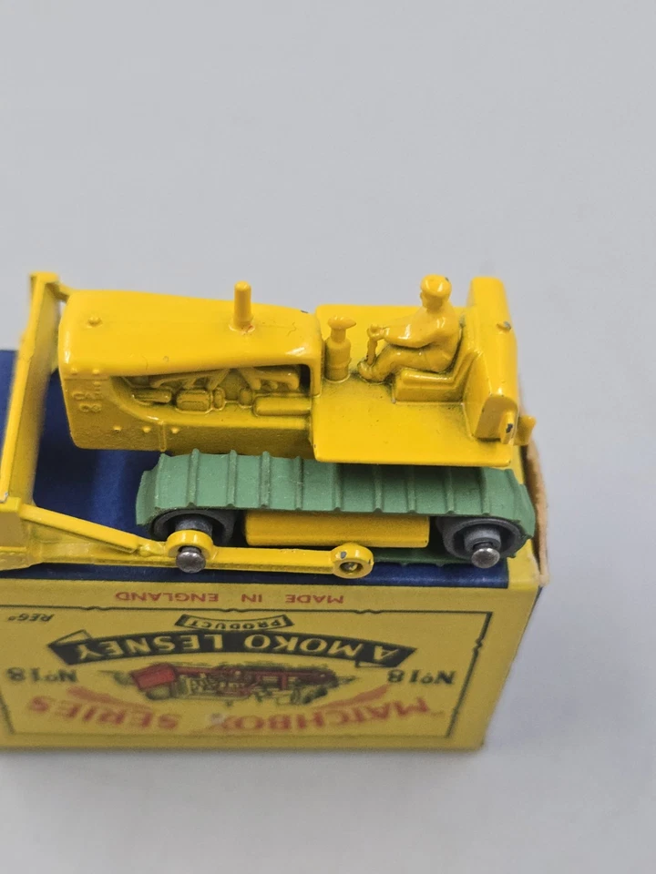 Vintage Matchbox Lesney #18 Caterpillar Bulldozer With Original Box In Mint... - Image 2 of 4