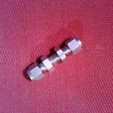 DK-Lok® 1/4" Tube OD BULKHEAD Union Compression 316 Stainless Steel SS-400-61