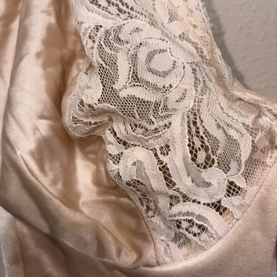 Y2K 复古 Olga 内衣紧身衣裤 36DD 米色花边钢圈 Glam 复古塑身衣 — 第 4/4 张图片