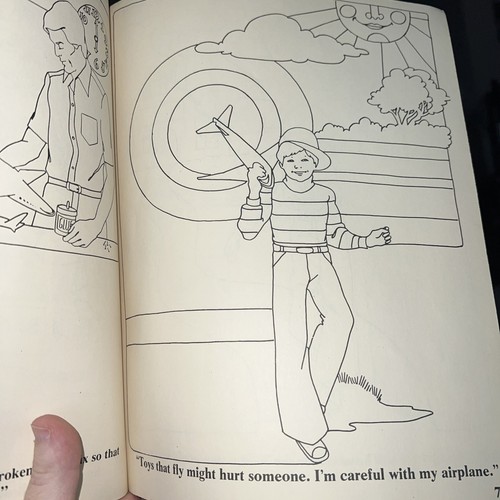 ShopRite Scrunchy Says Toy Safety Coloring Book Vintage 1982 - Picture 8 of 18
