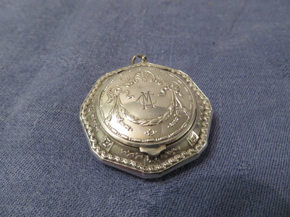 ancien poudrier chatelaine argent massif  boite à pilules Miroir monogrammé CM - Photo 2/4