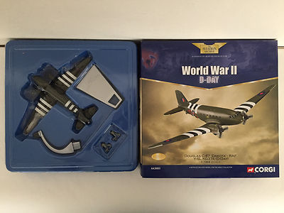 Corgi AA30003 Douglas C-47 Dakota - RAF, Y-SL KG374 D-Day 1:144