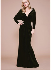 TADASHI SHOJI MALEE PORTRAIT COLLAR V-NECK BLACK VELVET GOWN DRESS M