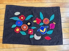 Primitive Homemade Wool Applique Flowers Leaves Decor Table Mat 25”x 17.5”