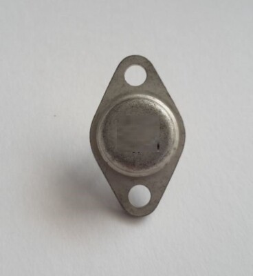 Transistor, 1 Stück 2SC1024, Si-NPN, 60V, 3A, 25W, 8MHz, TO-66, unbenutzt