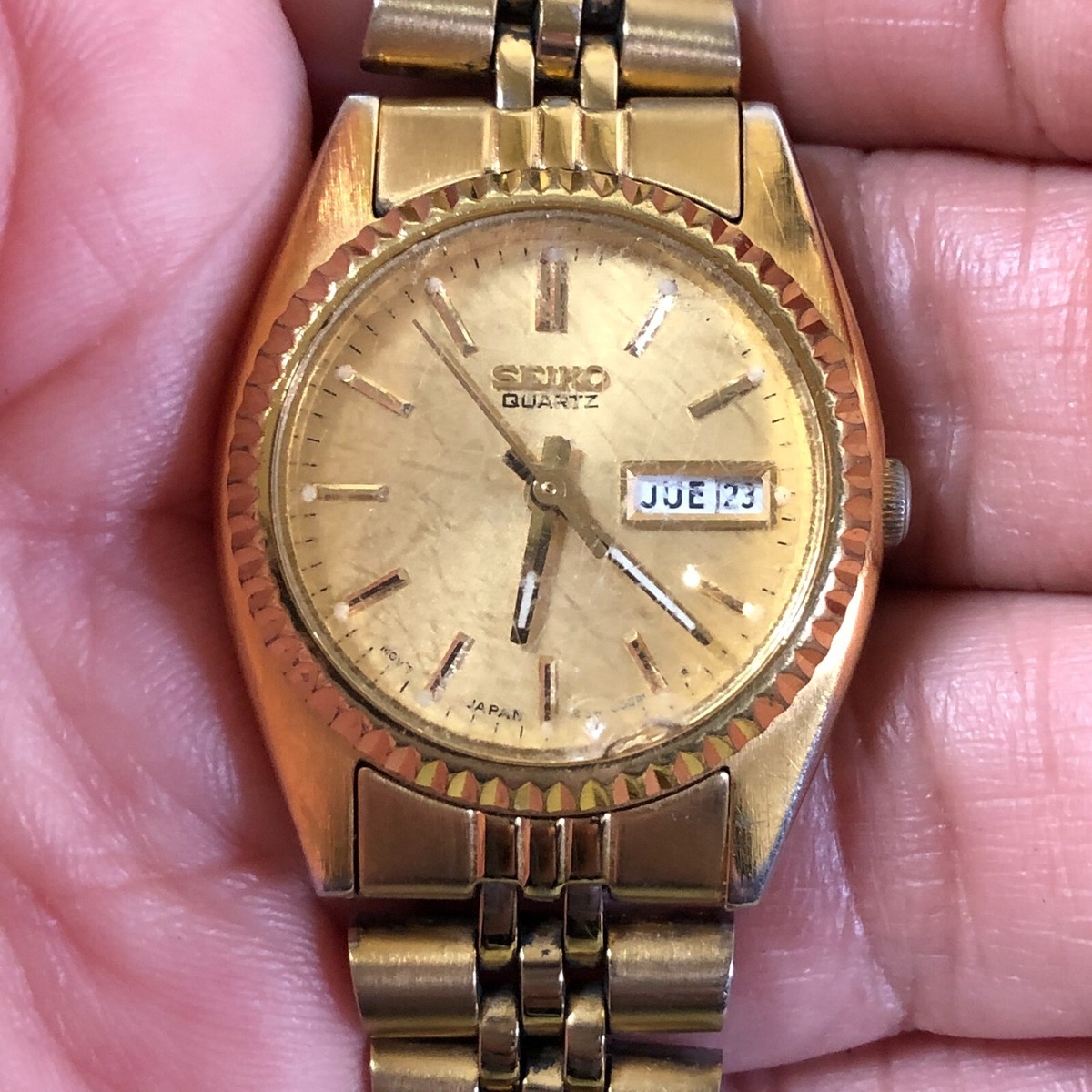 VTG Seiko Women 7N83-0041 Dress Day Date Gold Tone Quartz 