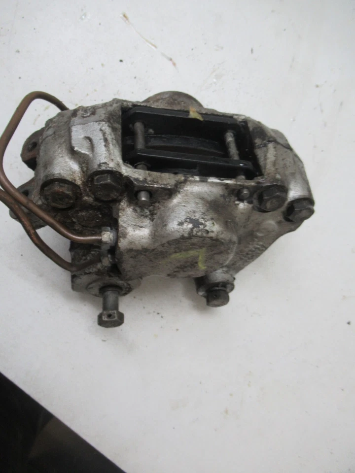 ЛЕВЫЙ СУППОРТ ЗАДНЕГО ТОРМОЗА JAGUAR XJS 3.6 1989 - Изображение 4 из 4