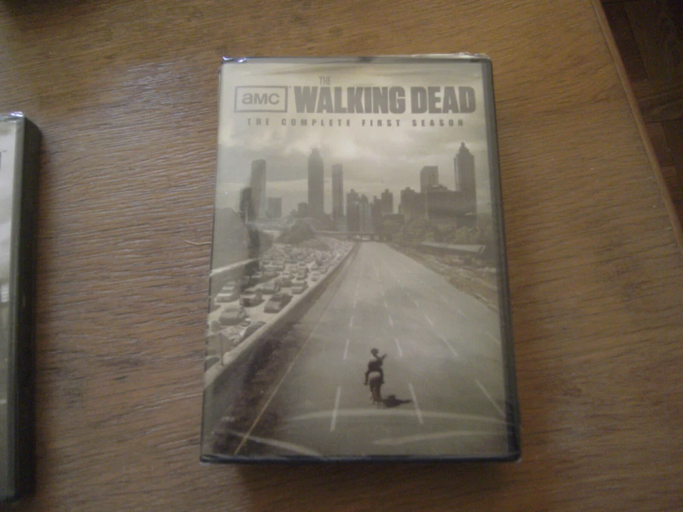 3 Walking Dead 3 Complete Seasons 1 2 3 Brand new DVD - Image 3 of 4