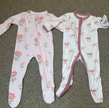 Kyte Baby Bamboo Zipper & Snap Pajamas Set Of Two Bows And Pink flowers Size NB 
