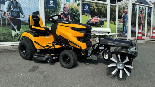 Cub Cadet XT2 PS117 Rasentraktor inkl. TK520 Kehrmaschine - Hydrostat - RWD - Bild 2 von 19
