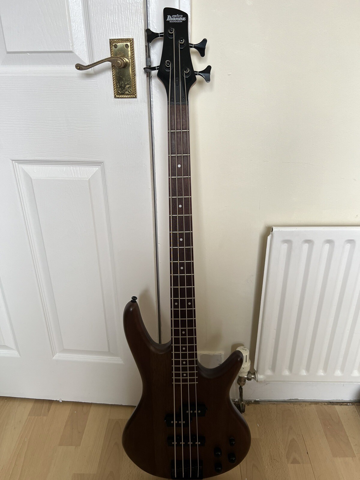 Ibanez GSR200B 4 String Flat Electric Bass Guitar Walnut