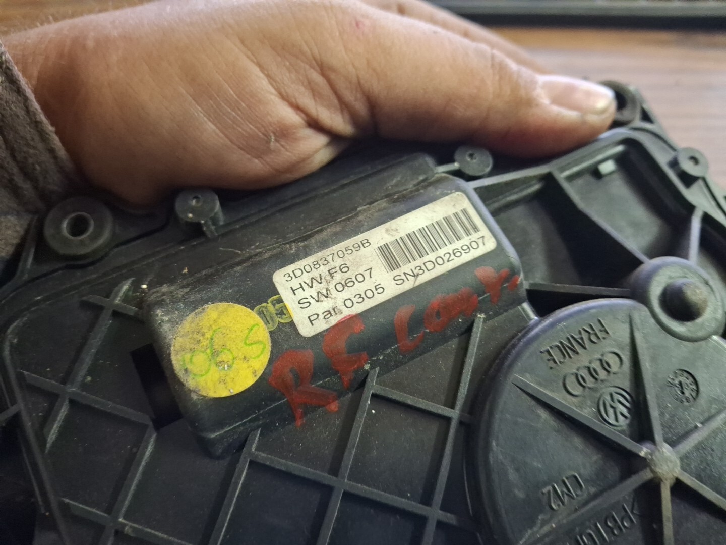 3D0837059B BENTLEY CONTINENTAL GT RIGHT DOOR LOCK ACTUATOR