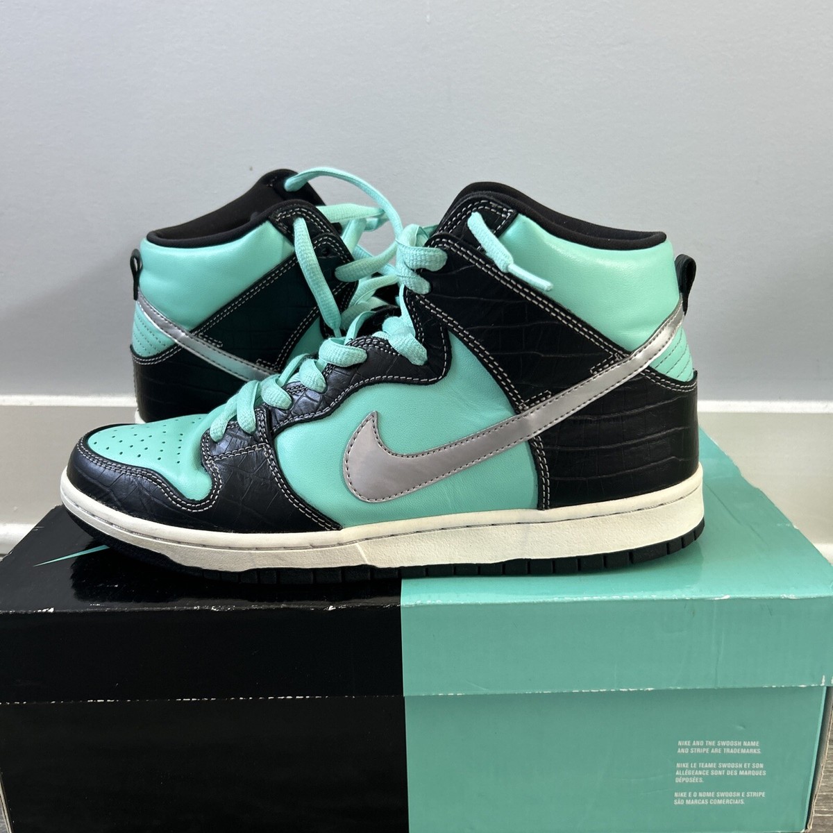Size 10.5 - Nike SB Dunk High Premium x Diamond Supply Co Size 10.5 - Nike SB Dunk High Premium x Diamond Supply Co