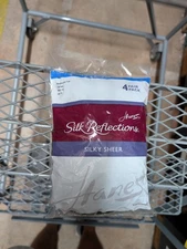 Hanes Silk Reflections Control Top Reinforced Toe Pantyhose 4-Pack Jet Black CD