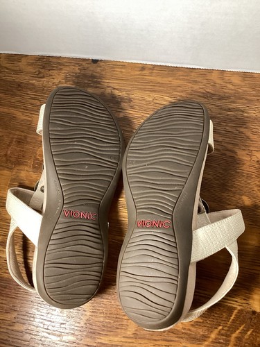 Vionic Farra II Damen-Sandalen elfenbeinfarben bronzefarben Medaillon Fersenriemen Komfort 8 - Bild 4 von 5