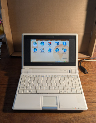 ASUS Eee PC Surf 2G Netbook w/ Charger.  Tested
