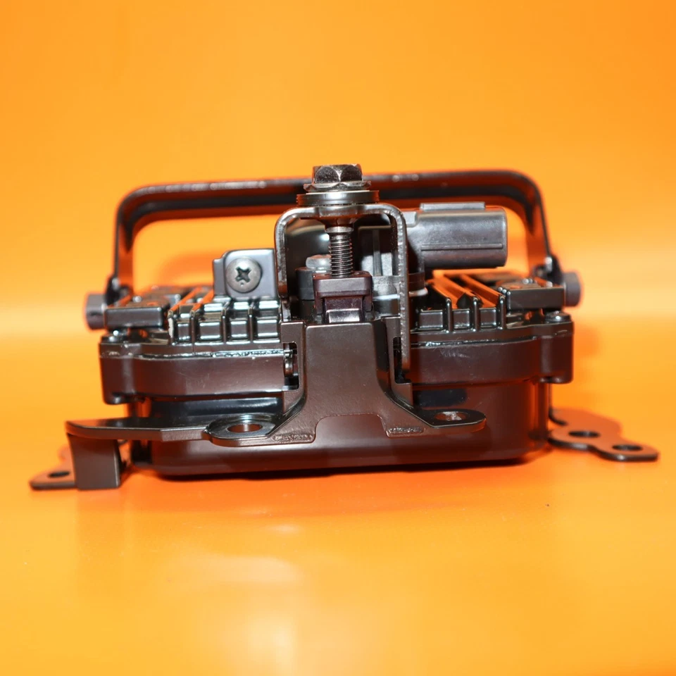 Sensor de distancia radar Toyota Prius Prime 2016 2017 2018 2019 88210-07010 OEM Foto 3 de 4