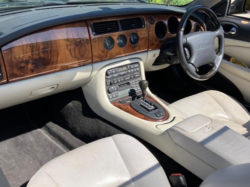 2002 Jaguar XKR 4.0 Supercharged 2dr Auto Convertible Petrol Automatic - Picture 19 of 20