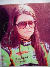 Danica Patrick 2010 #7 JRM Chevy GAI Certified Autographed 8x10 RC Photo GM06049