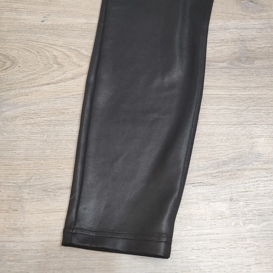 Leggings Simply Vera Wang tiro alto imitación cuero look negros para mujer TALLA GRANDE Foto 3 de 4