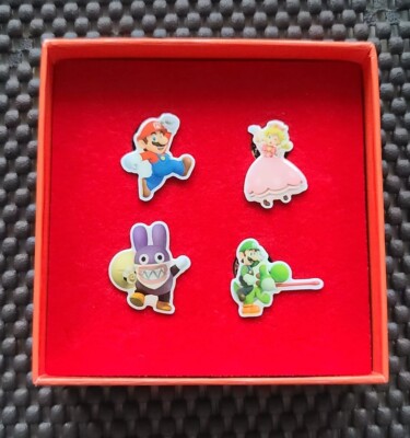 Super Mario Bros U Deluxe Pin Badge Preorder Nintendo Store UK