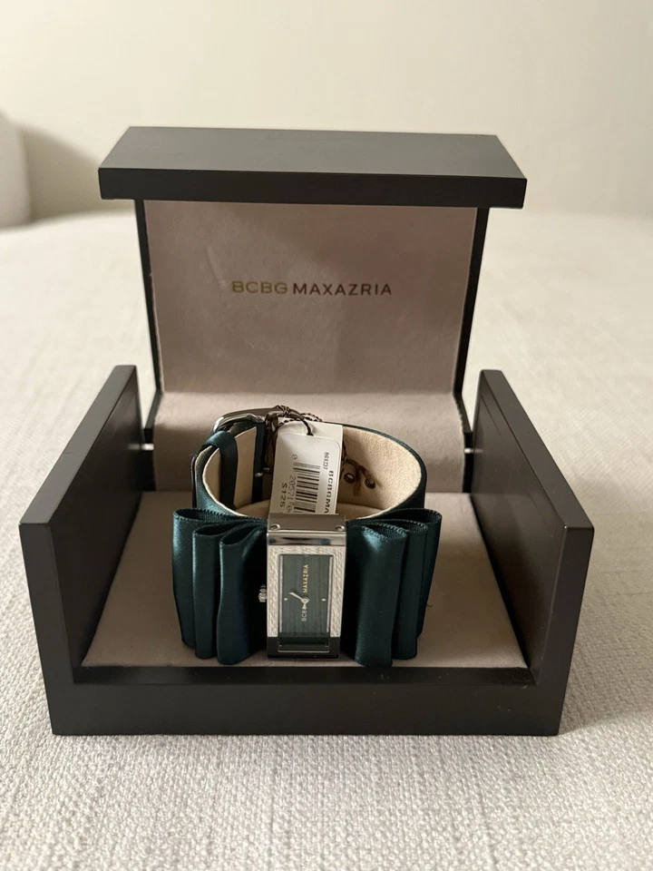 Reloj BCBGMAXAZRIA para mujer con lazo de cinta - Banda de satén verde esmeralda - Nuevo $125 al por menor Foto 3 de 4