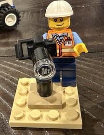 LEGO CITY: Space Starter Set (60077) Complete With Minifigs And Manual