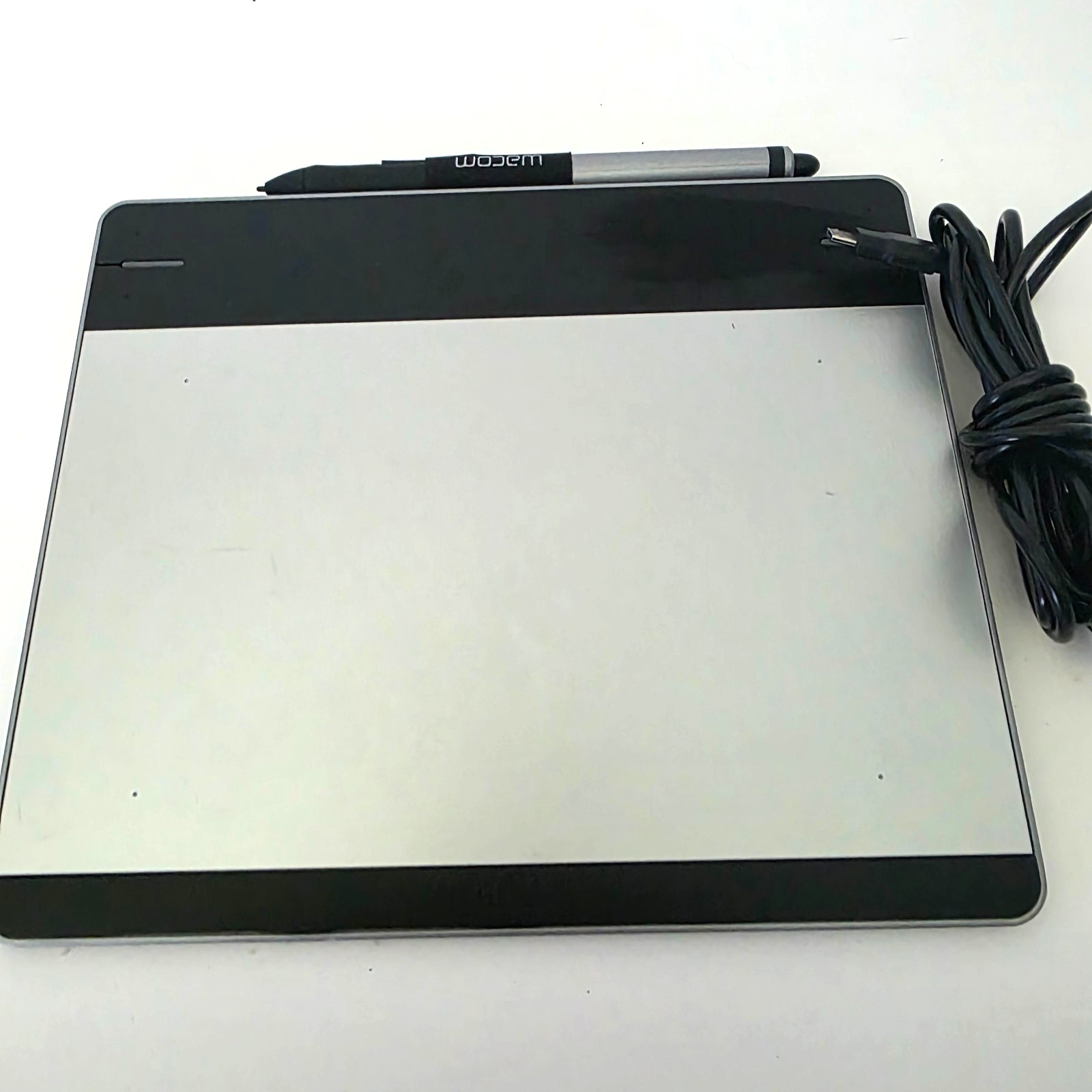 Wacom CTH-480 Intuos Small Creative Pen & Touch Tablet w/ Power Cord