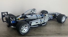 Lego Technic 8458 F1 Silver Champion Formula 1 Race Car Set 100% Complete 2000