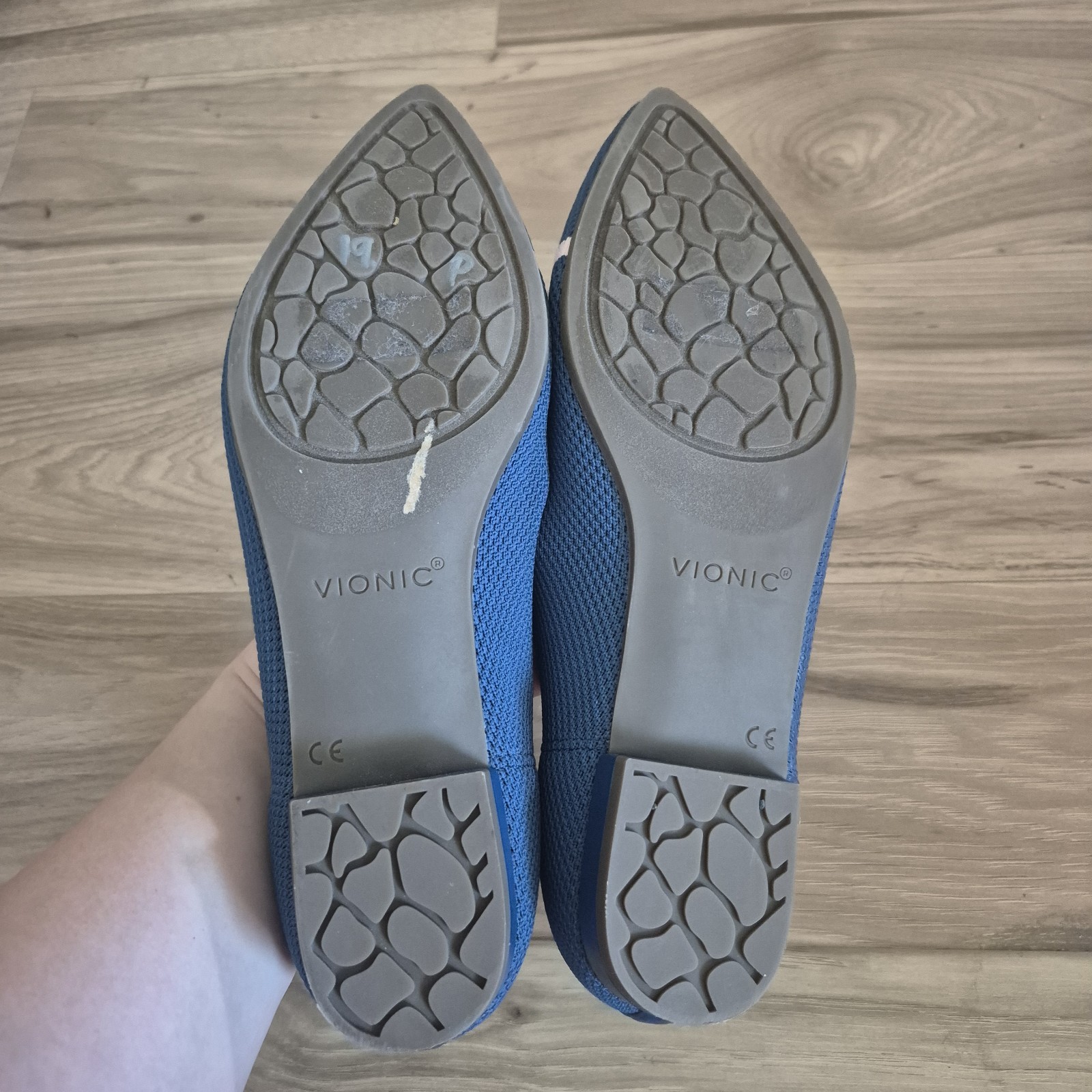 Vionic Womens Flats Pointed Toe Size 9 - image 5