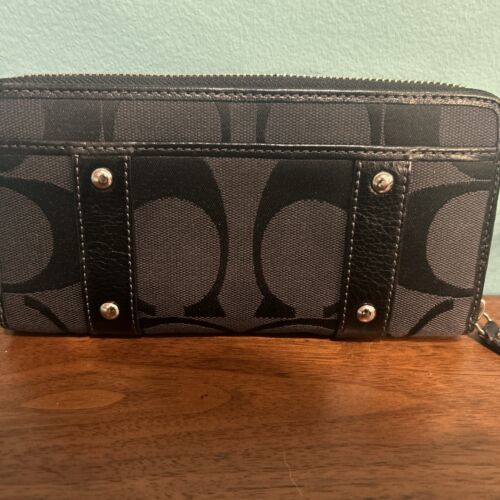 Vintage Coach Zoe Double Buckle Black Leather And Material Zippered Wallet - Picture 2 of 5