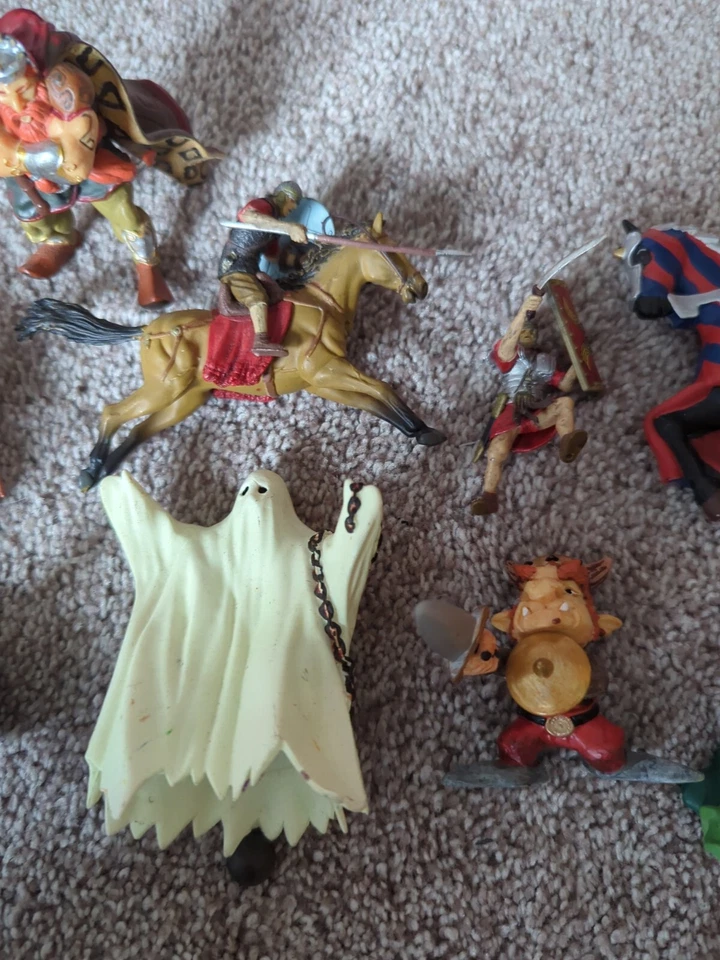 Lote de 9 figuras de fantasía de Papo caballeros, caballos magos, fantasmas, más Foto 3 de 4