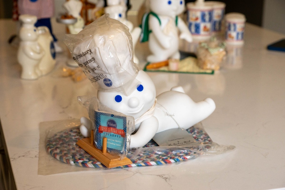 VINTAGE Pillsbury Doughboy Multiple sets, Kitchen, Bathroom