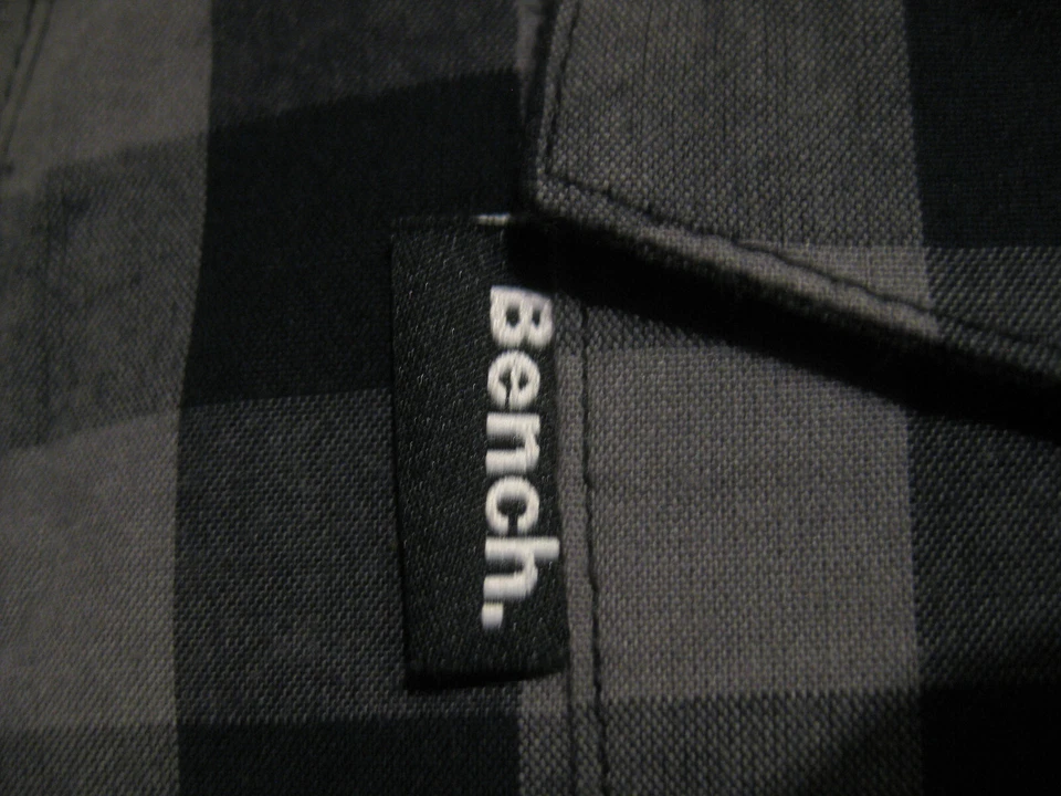 Camisa hombre BENCH talla M gris-negro estampada deportiva muy cuidada Foto 3 de 4