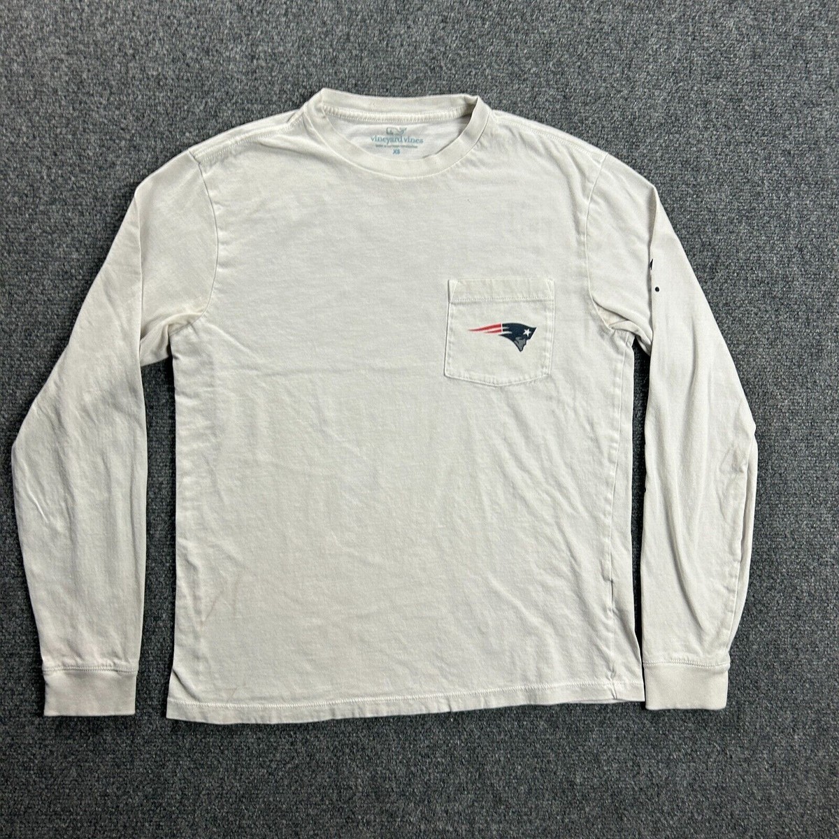 Vineyard Vines Shirt Mens XS White Crew Neck New England Patriots