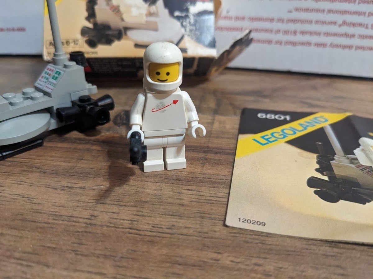 LEGO Vintage 1981 Classic Space: Moon Buggy (6801) 100% complete +