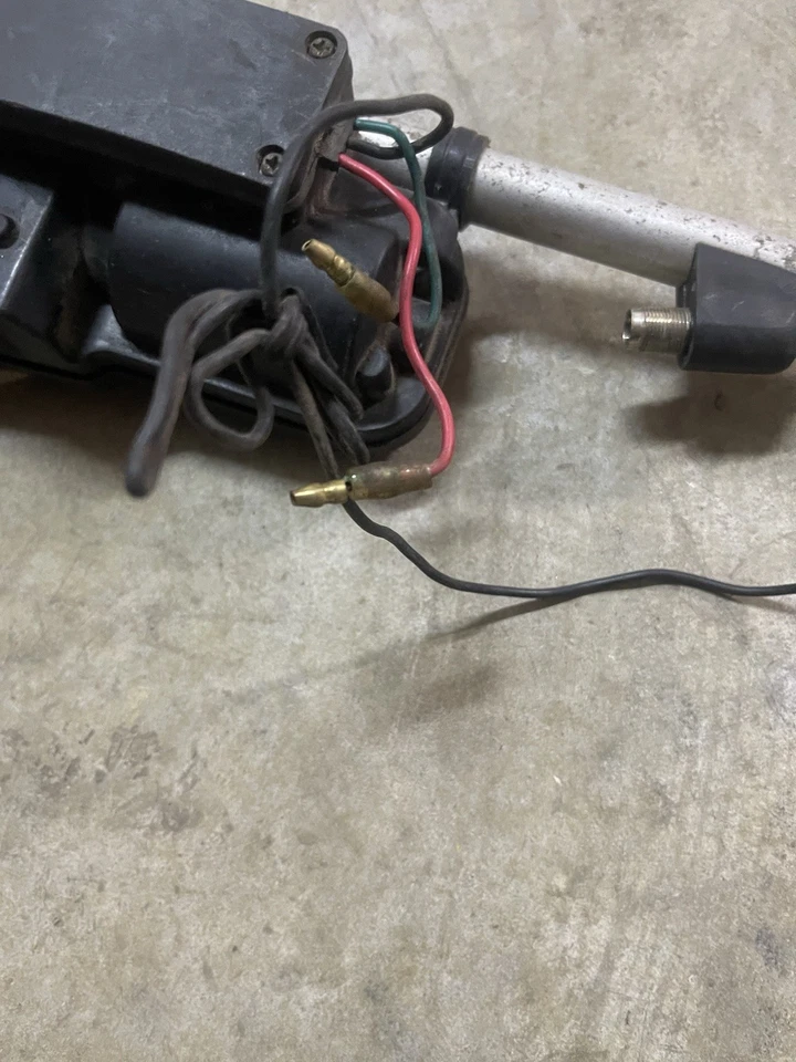 ANTENNA RADIO PER ALFA ROMEO GTV + SPIDER (95-03) 2.0 16V T.S. CPE 1995 Foto 4 de 4