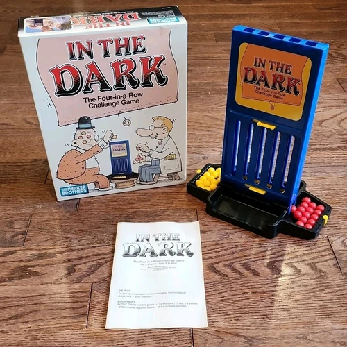 IN THE DARK Vintage 1989 Parker Brothers 4-In-A-Row Board Game Blind Connect 4