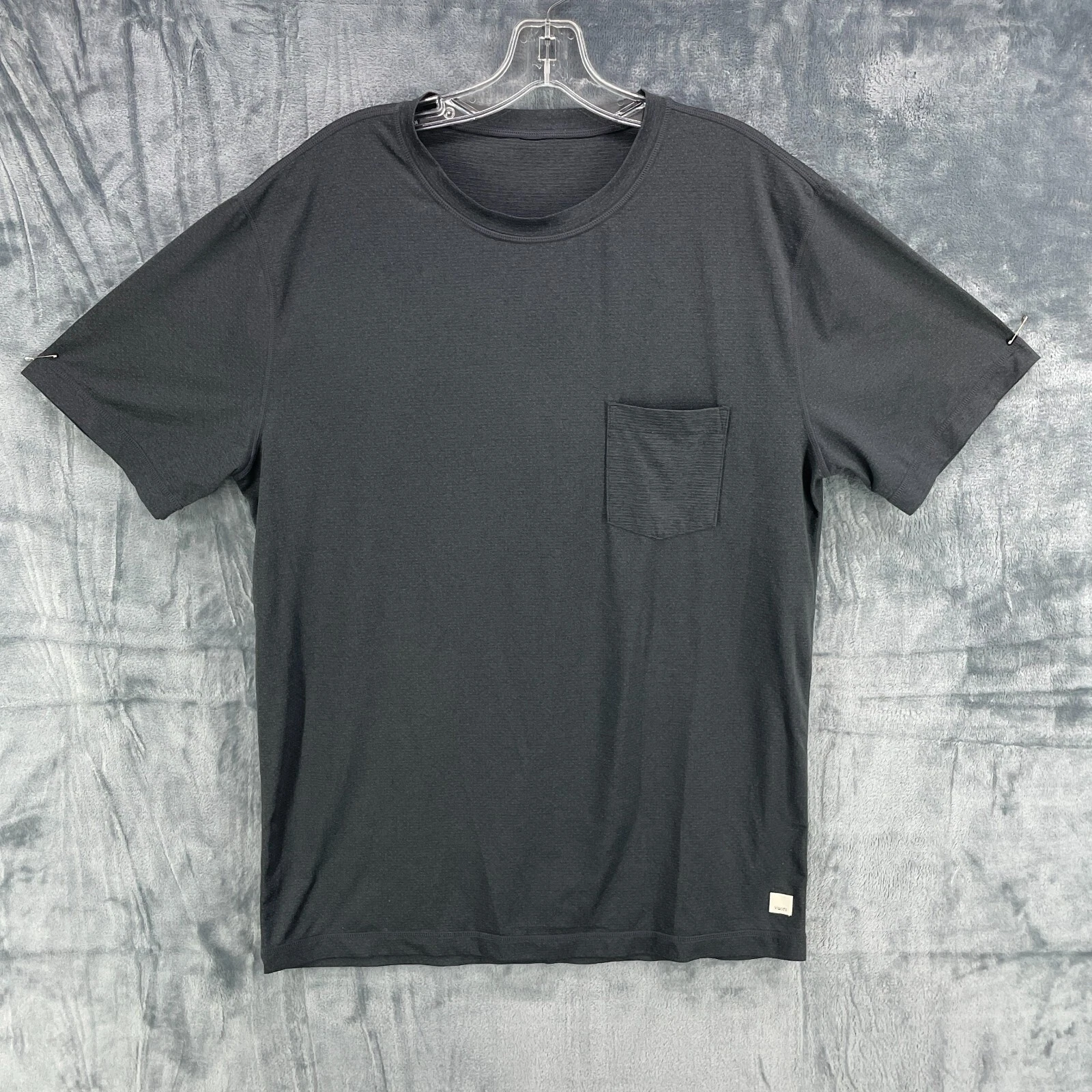Vuori Mens Tradewind Performance Pocket T-Shirt Sz Large Dark Gray Vented