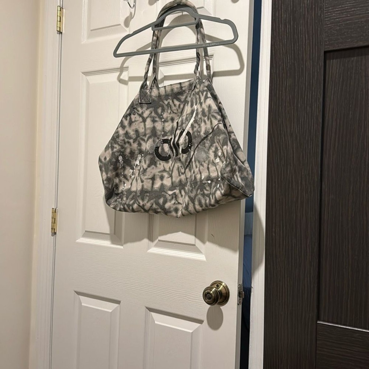 Alo Yoga Limited Edition Peace on Earth Shopper Tote | eBay